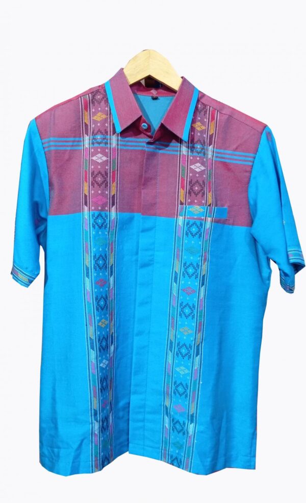 Kemeja Tenun Corak Biru Merah
