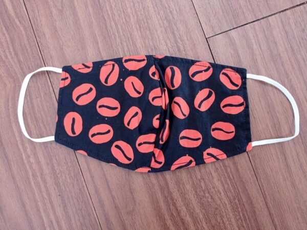 Masker Kain Batik Khas Tapsel